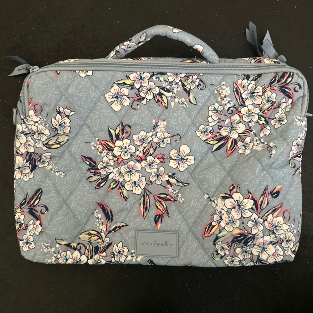 NWOT Vera Bradley 17” Laptop Sleeve